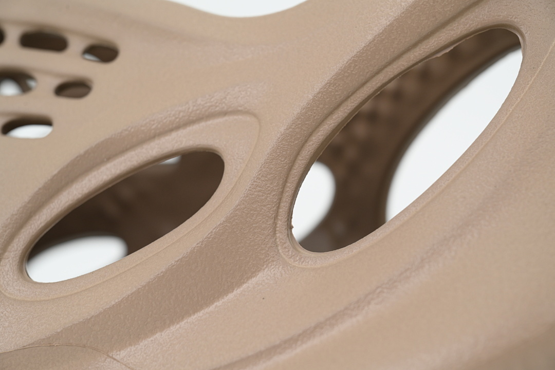  God  Batch  adidas Yeezy Foam Runner Mist GV6774