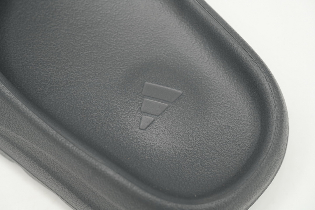 copy of God  Batch  adidas Yeezy Cool Black   ID5103