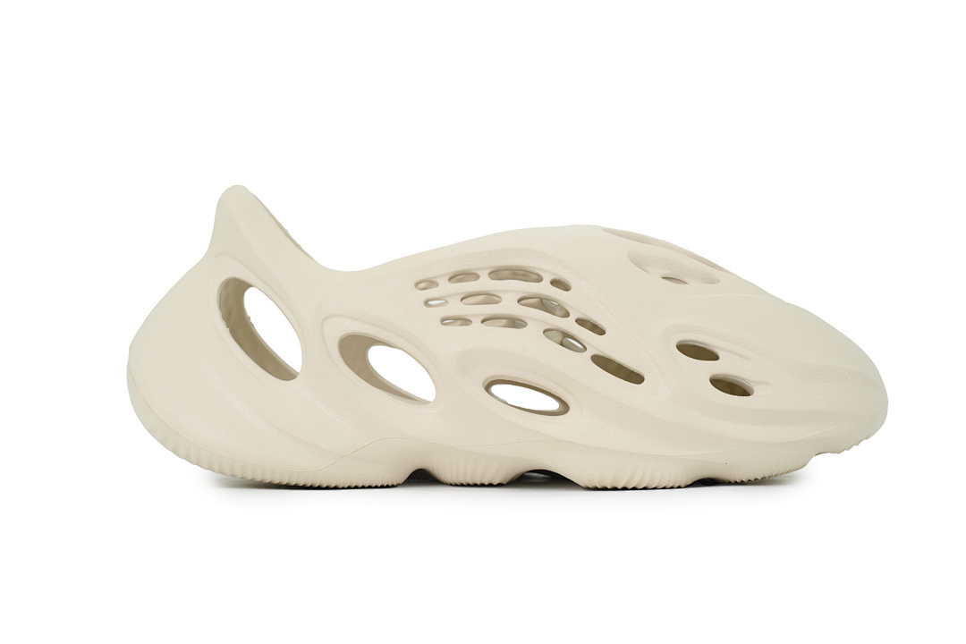  God  Batch  adidas Yeezy Foam Runner Sand   FY4567