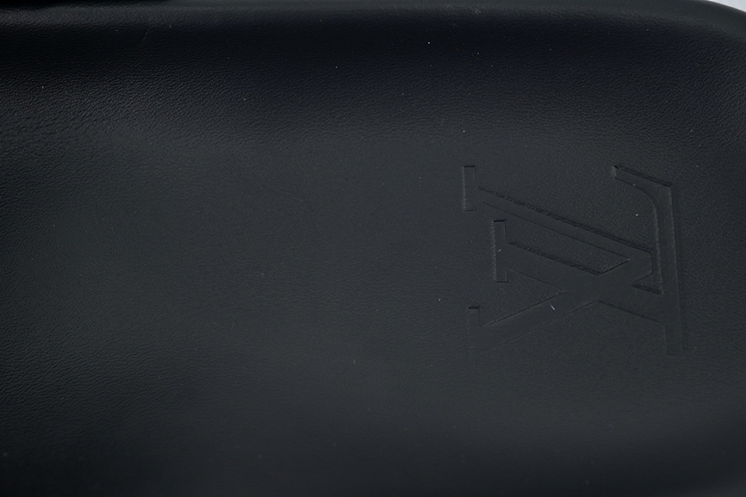  God  Batch LOUIS VUITTON Net Black And White