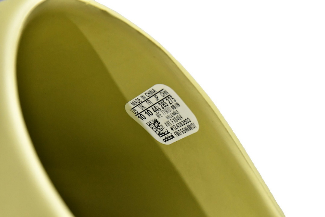 God  Batch  adidas Yeezy Slide Resin  FX0494