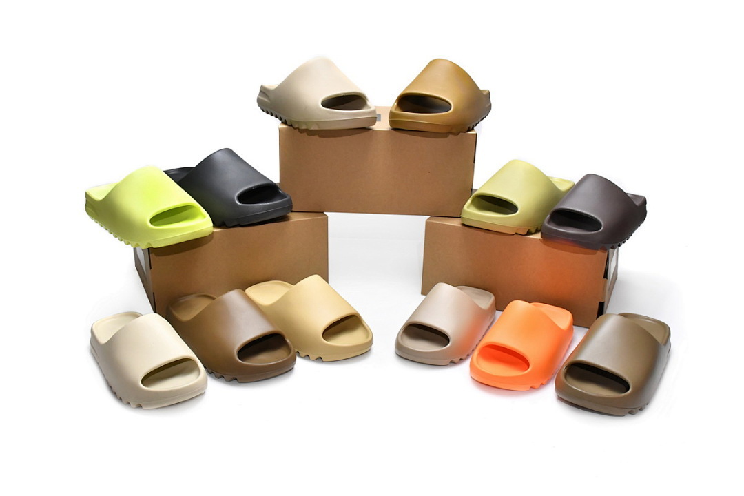 God  Batch  adidas Yeezy Slide Resin  FX0494