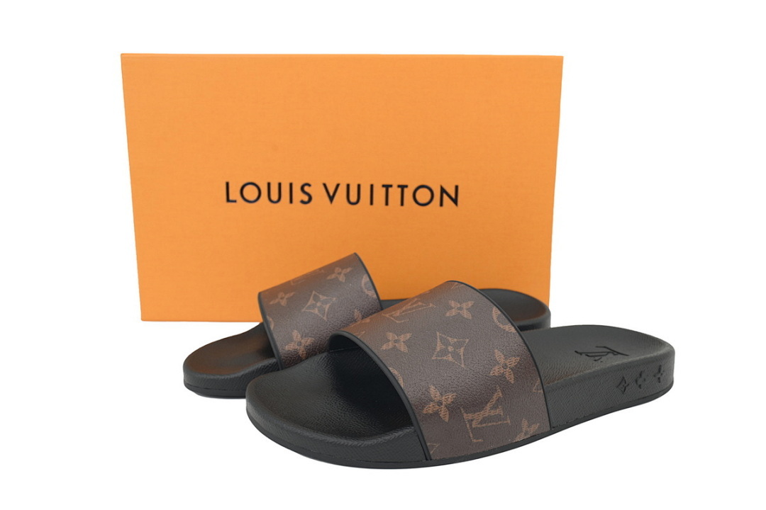 God  Batch  LOUIS VUITTON Waterfront Brown