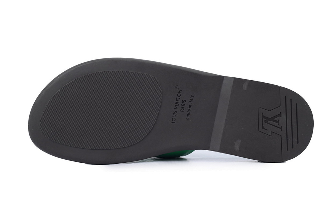 God  Batch LOUIS VUITTON Oasis Green Glossy Surface