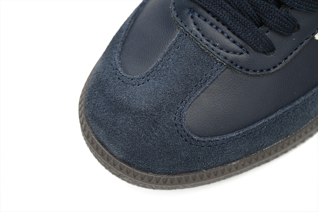 Adidas Samba OG 'Night Navy Gum'   ID2056 