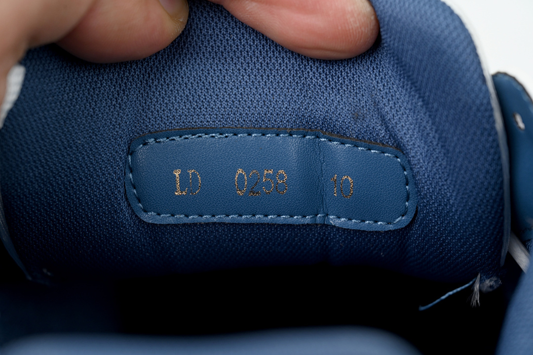 FC God Batch LOUIS VUITTON Trainer New White Blue