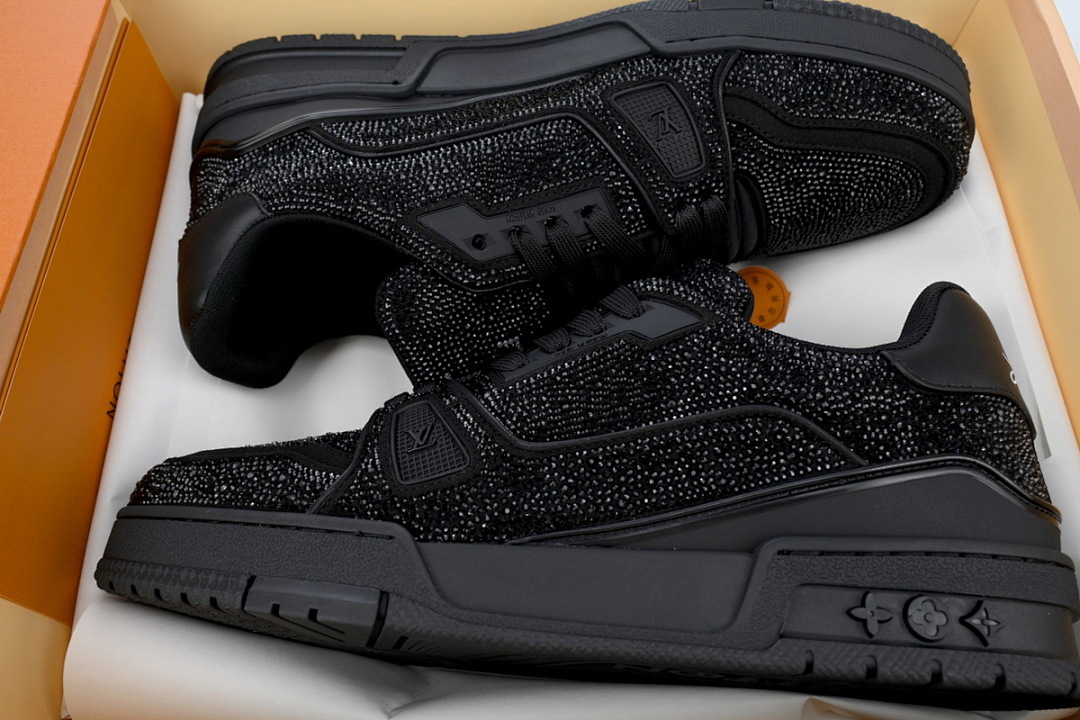 FC God Batch LOUIS VUITTON Trainer Black Rhinestones