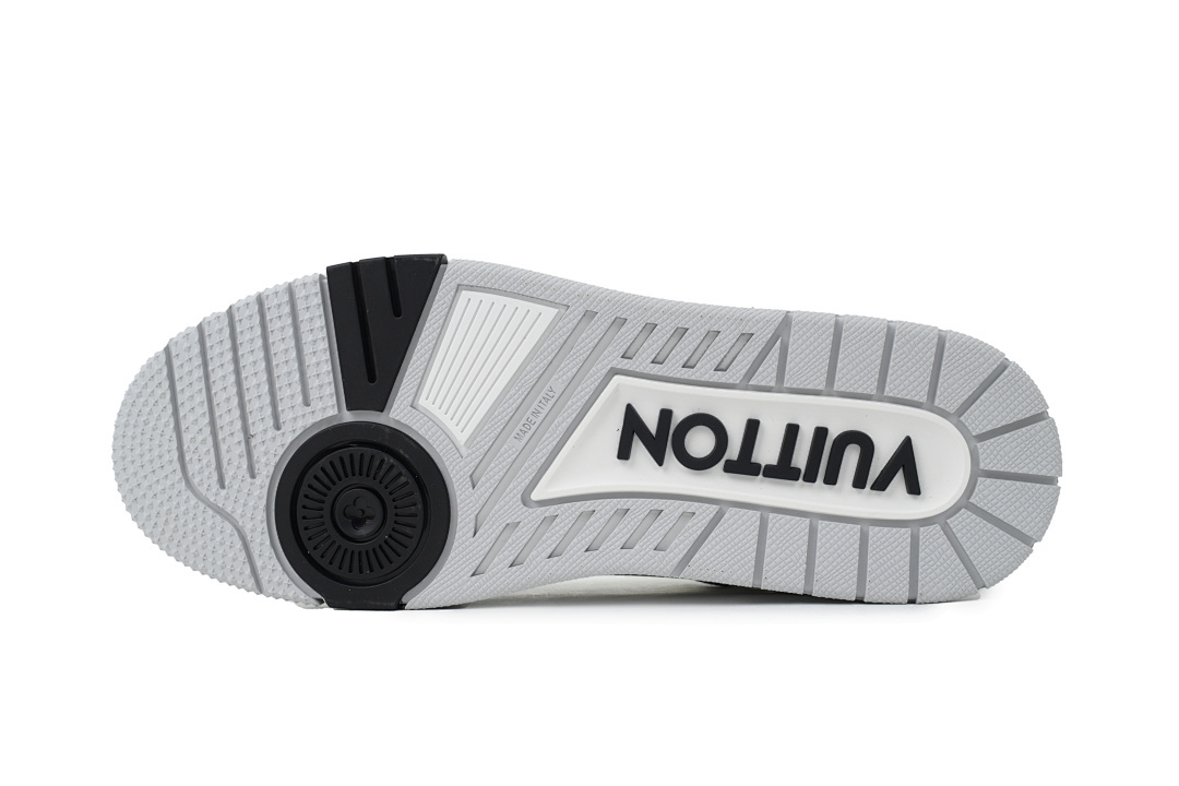 FC God Batch LOUIS VUITTON Trainer New Black And White