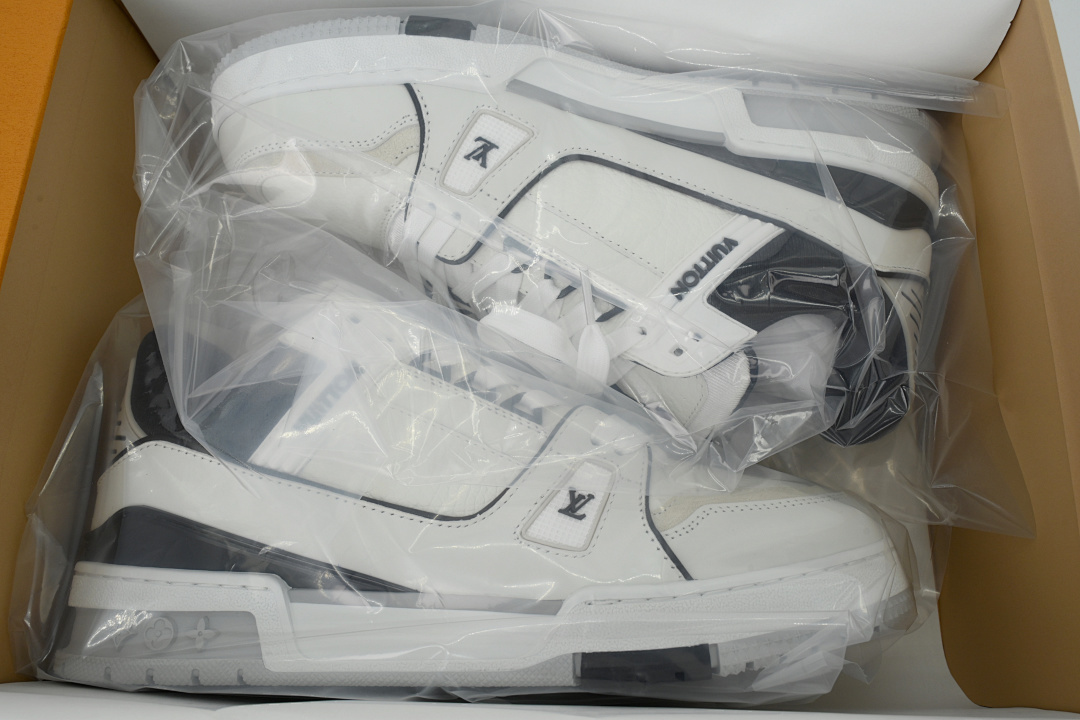 FC God Batch LOUIS VUITTON Trainer New Black And White