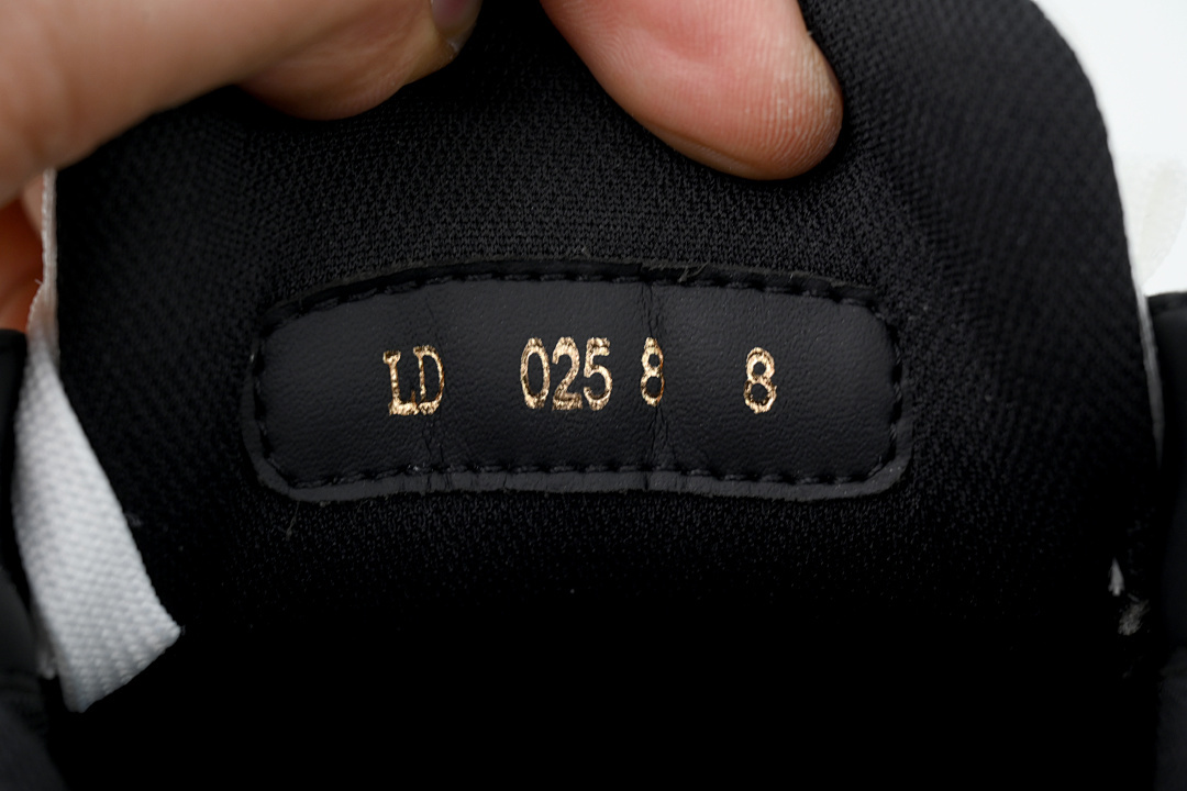 FC God Batch LOUIS VUITTON Trainer New Black And White