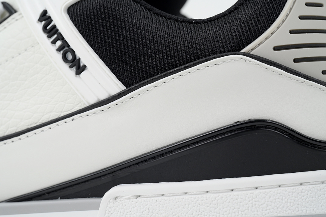 FC God Batch LOUIS VUITTON Trainer New Black And White