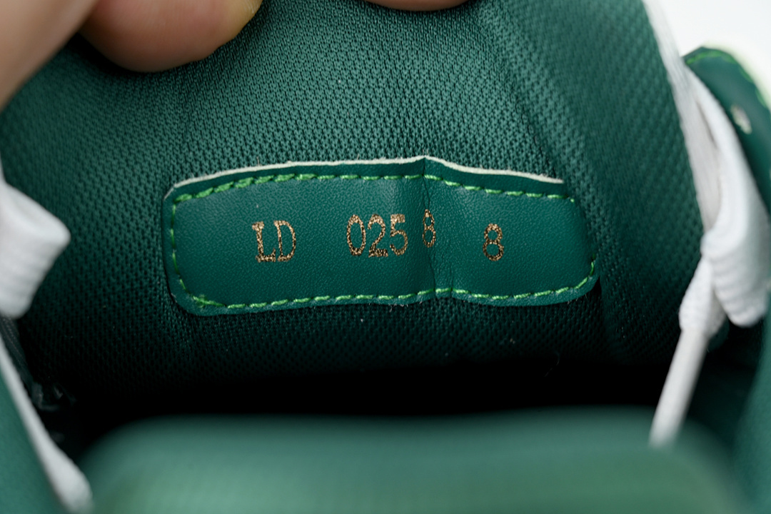 FC God Batch LOUIS VUITTON Trainer  New White Green 