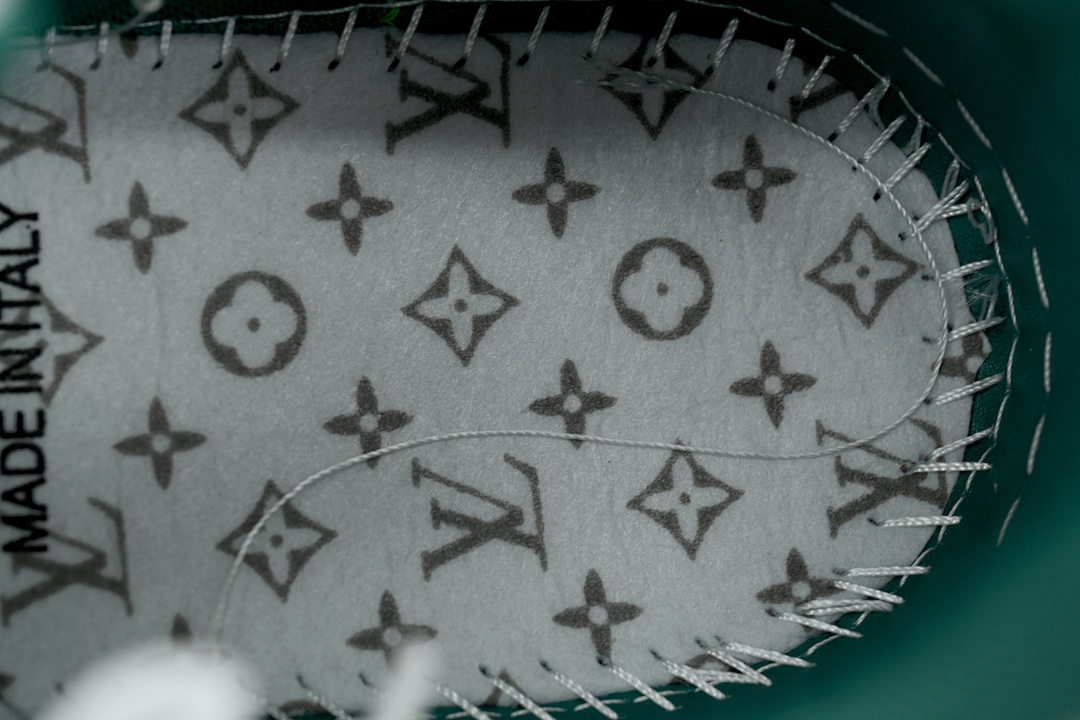 FC God Batch LOUIS VUITTON Trainer  New White Green 