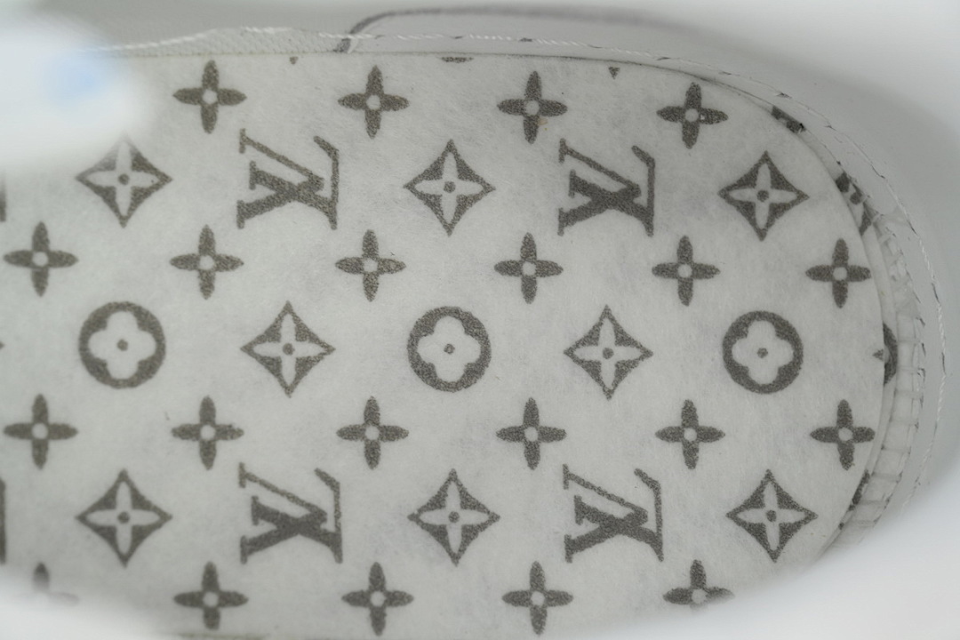 FC God Batch Louis Vuitton Trainer  Murakami Takashi White 