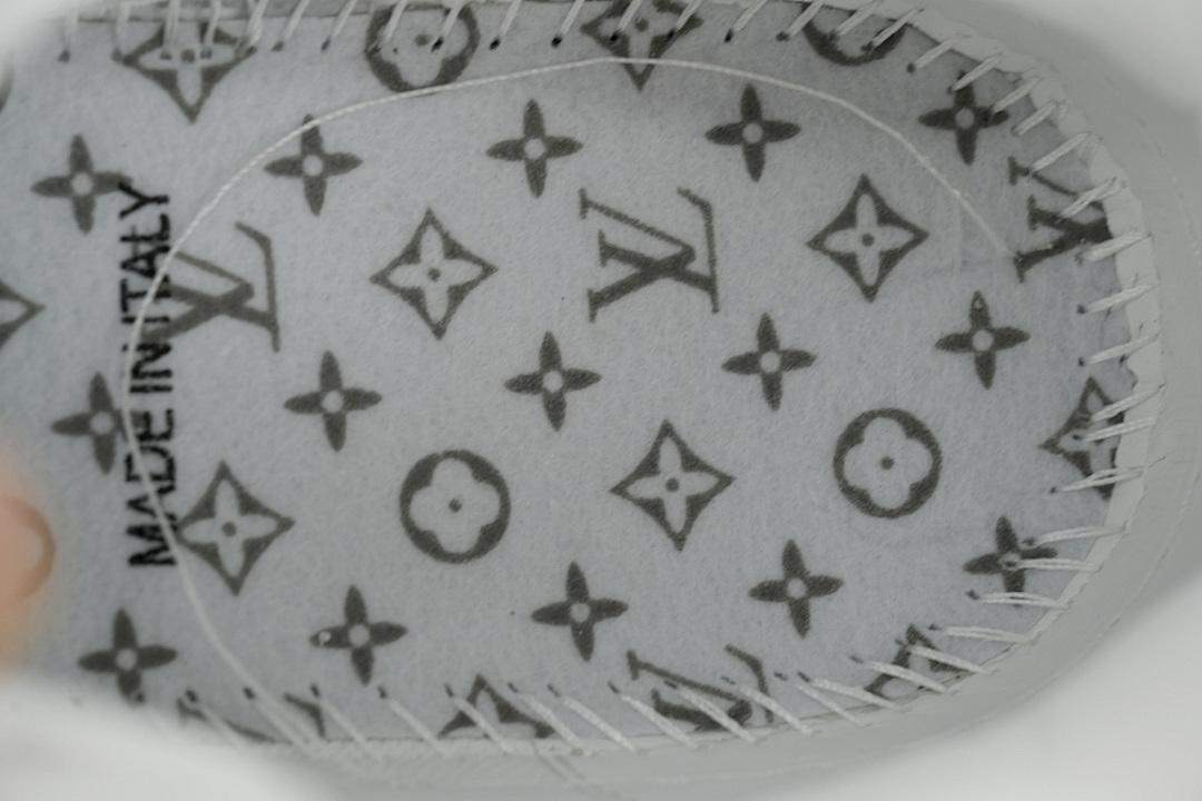 FC God Batch LOUIS VUITTON Trainer Sea BGlue Rivet