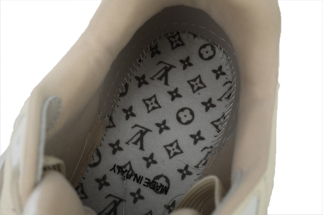  FC God Batch LOUIS VUITTON Trainer Beige Casual 