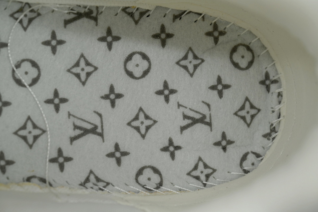 FC God Batch LOUIS VUITTON Skate Apricot Beige