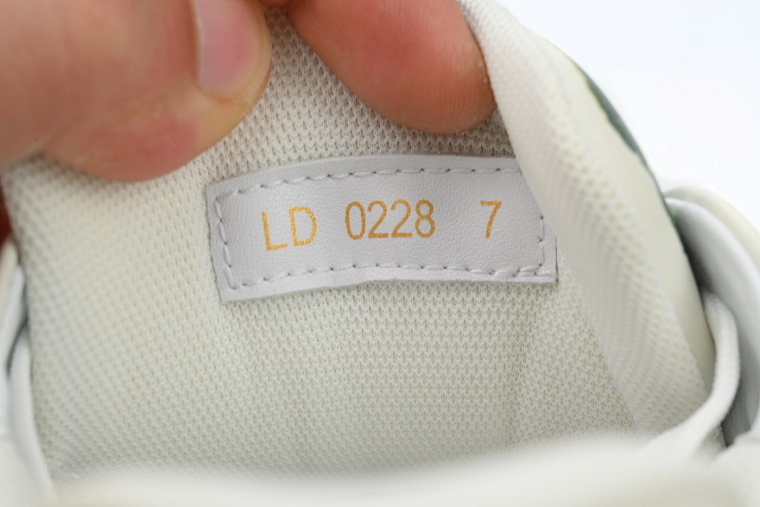 FC God Batch LOUIS VUITTON Trainer Green Graffiti 