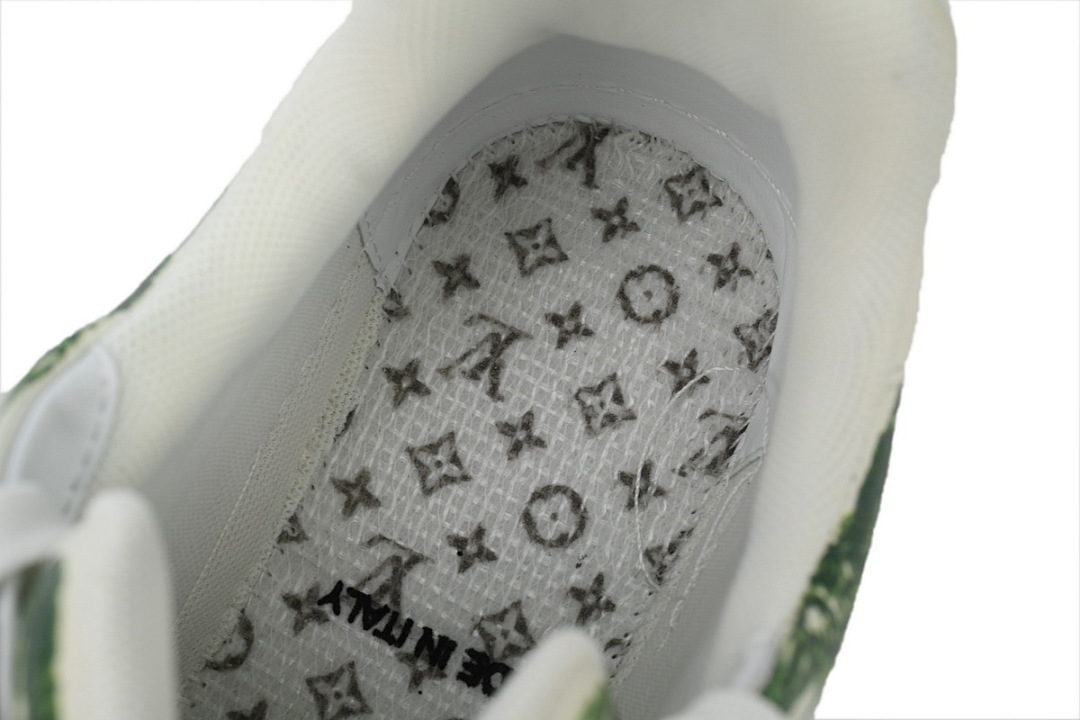 FC God Batch LOUIS VUITTON Trainer Green Graffiti 
