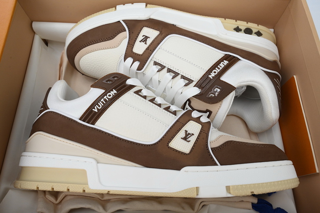 FC God Batch LOUIS VUITTON Trainer  Mocha