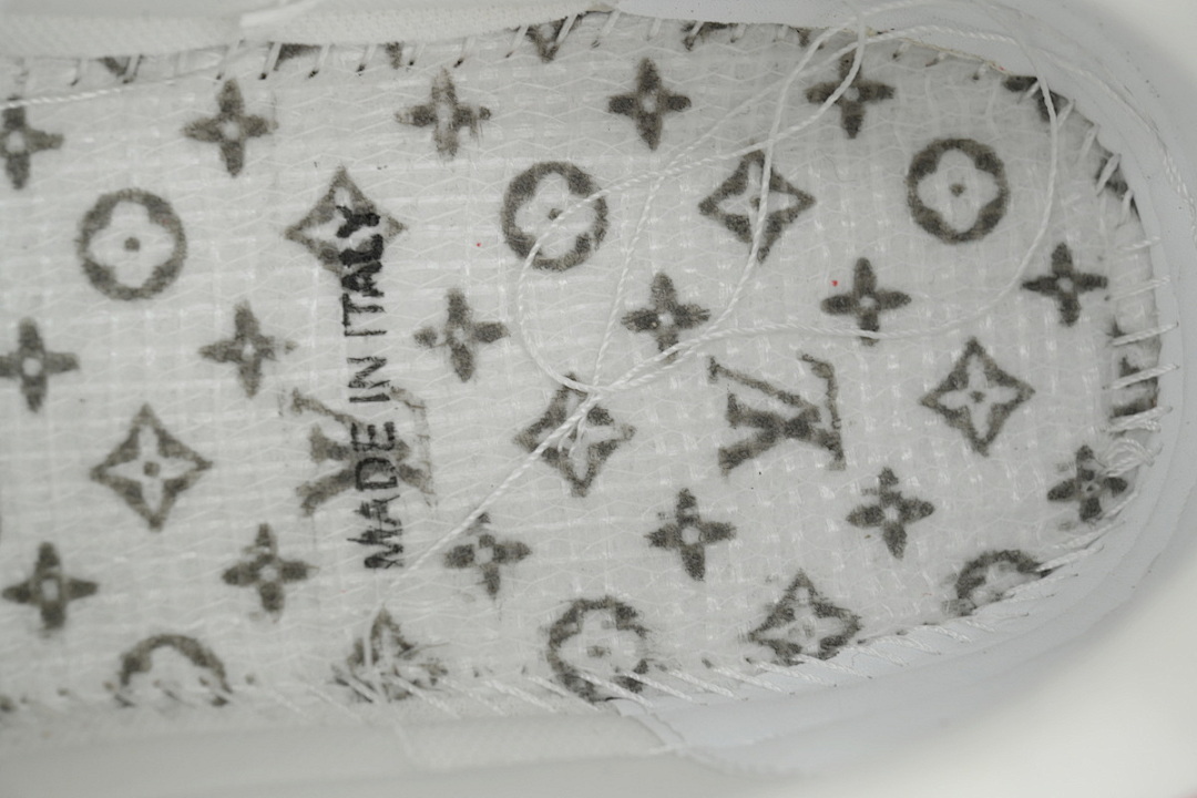 FC God Batch  Louis Vuitton Trainer Embossed White Red