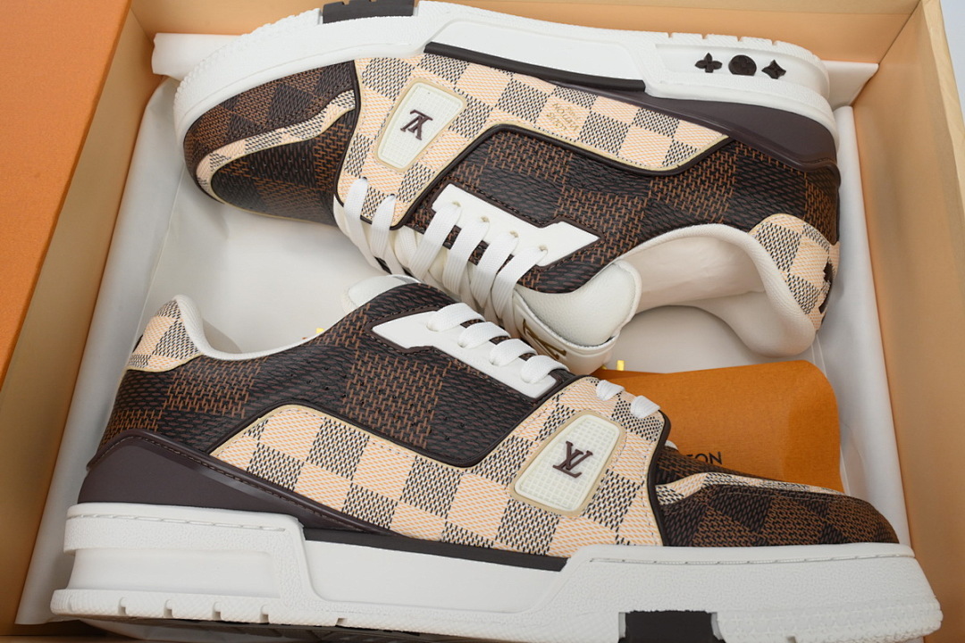 FC God Batch LOUIS VUITTON Trainer  Damier