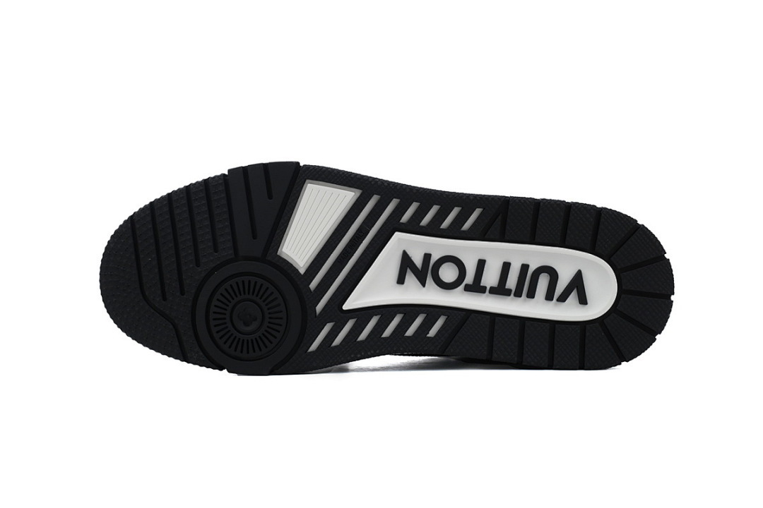 FC God Batch LOUIS VUITTON Trainer Black