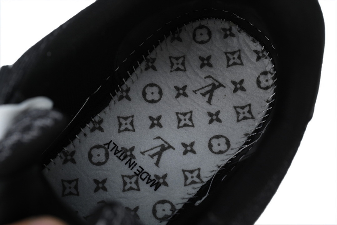 FC God Batch LOUIS VUITTON Trainer Black