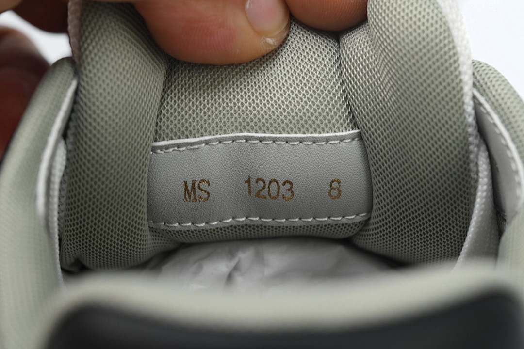 FC God Batch LOUIS VUITTON Trainer Black and Red 