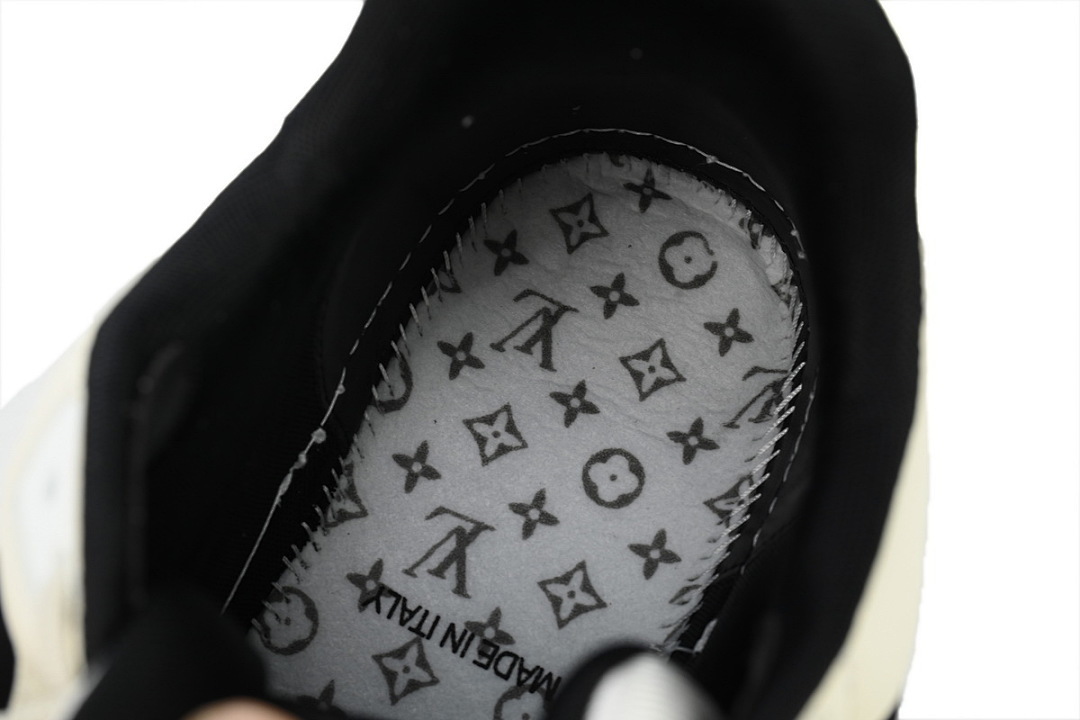 FC God Batch LOUIS VUITTON Trainer Black White Casual 