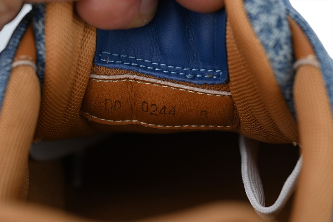 FC God Batch LOUIS VUITTON Trainer Blue 1