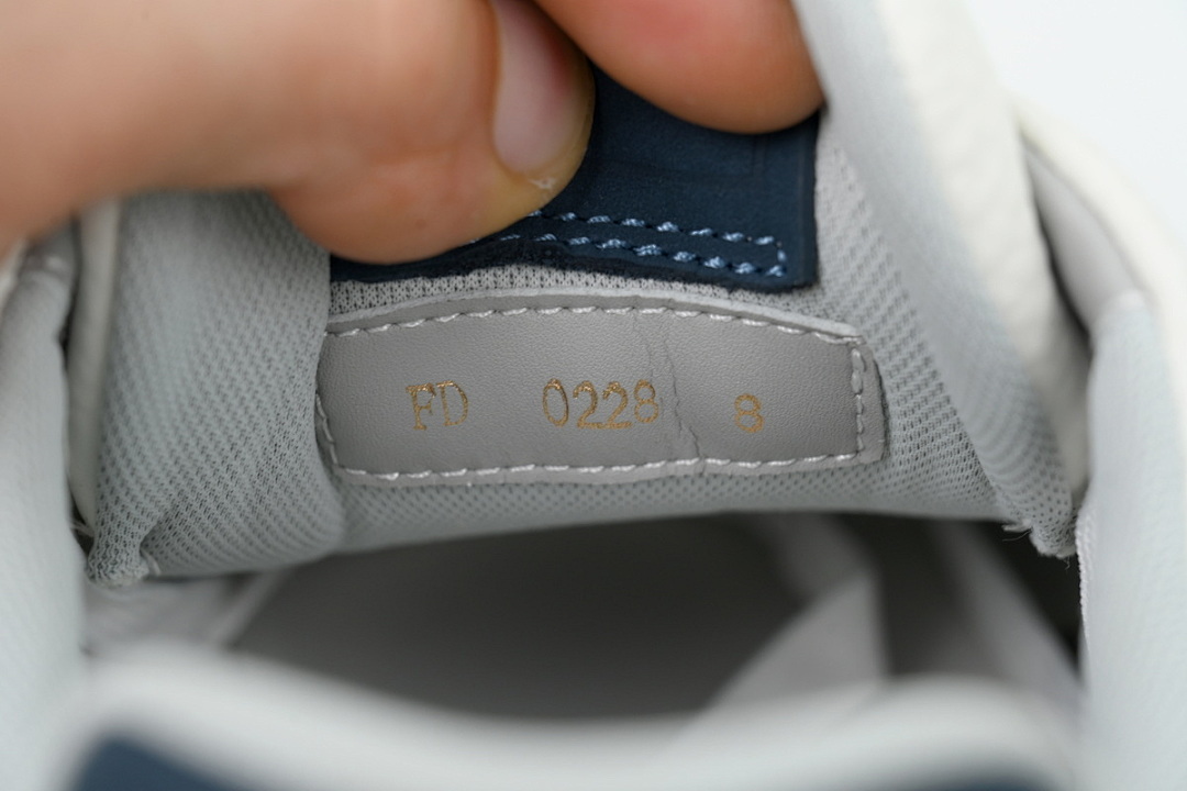 FC God Batch LOUIS VUITTON Trainer New York Limited