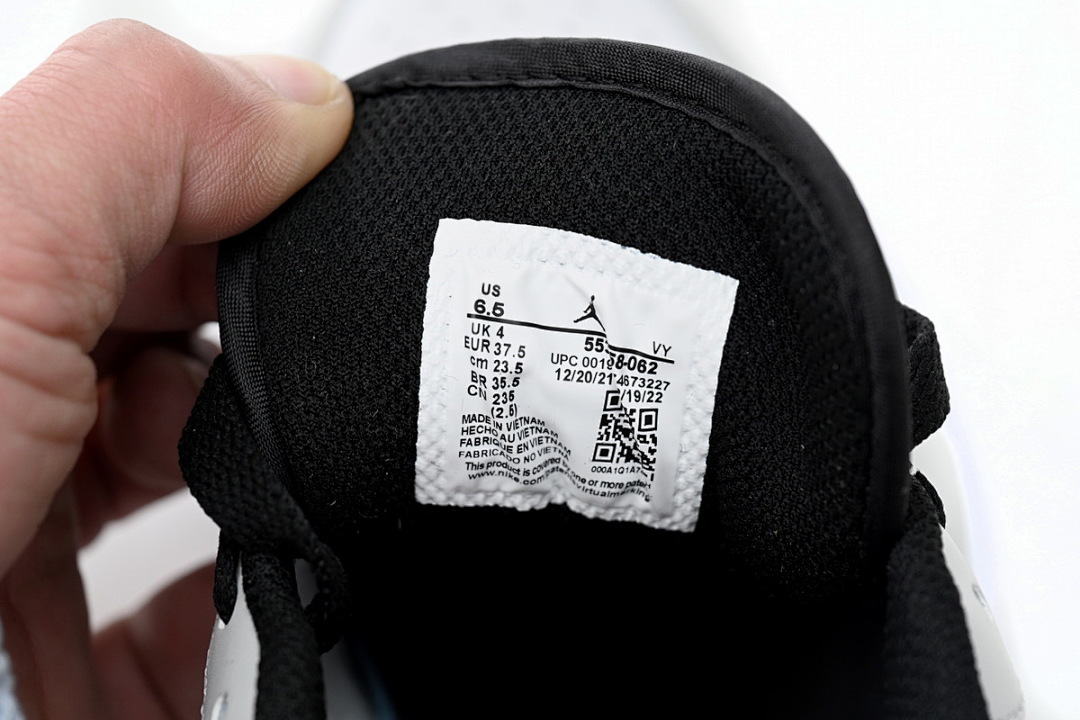 Air Jordan 1 Low White And Black Powder 553558-062 