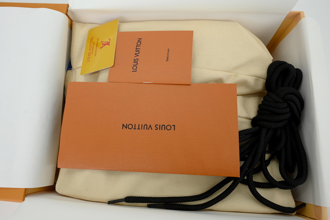 FC God Batch LOUIS VUITTON Skate Black And White