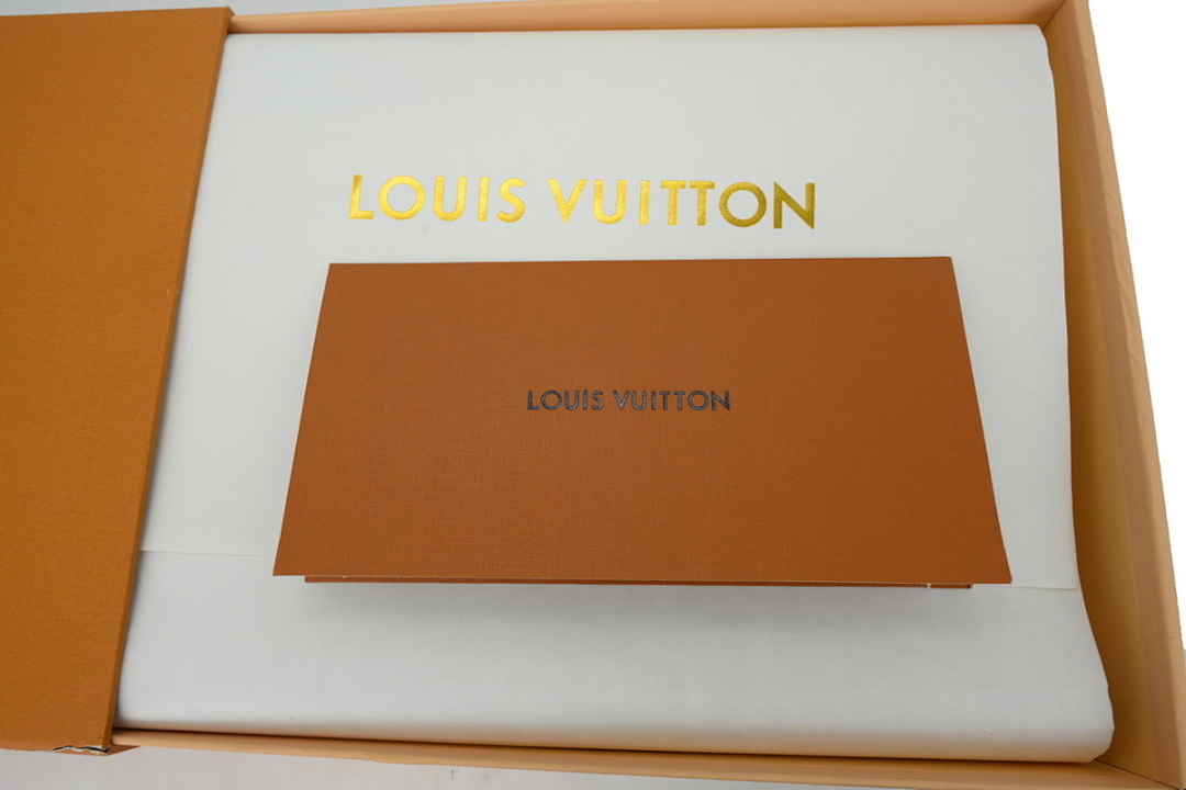 FC God Batch LOUIS VUITTON Skate White Brown Diamond Surface
