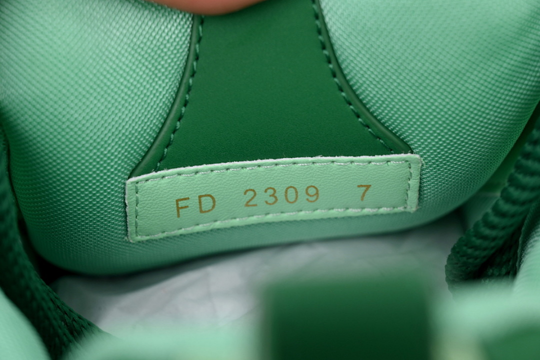 FC God Batch LOUIS VUITTON Skate Full Of Green