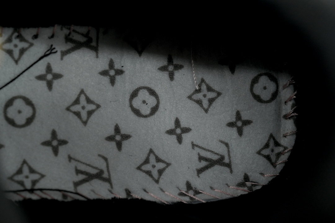 FC God Batch LOUIS VUITTON Skate Black 1