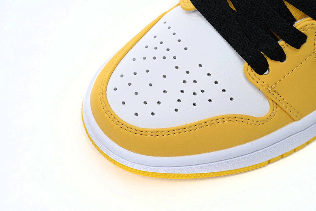  Air Jordan 1 Low “University Gold” 553560-701