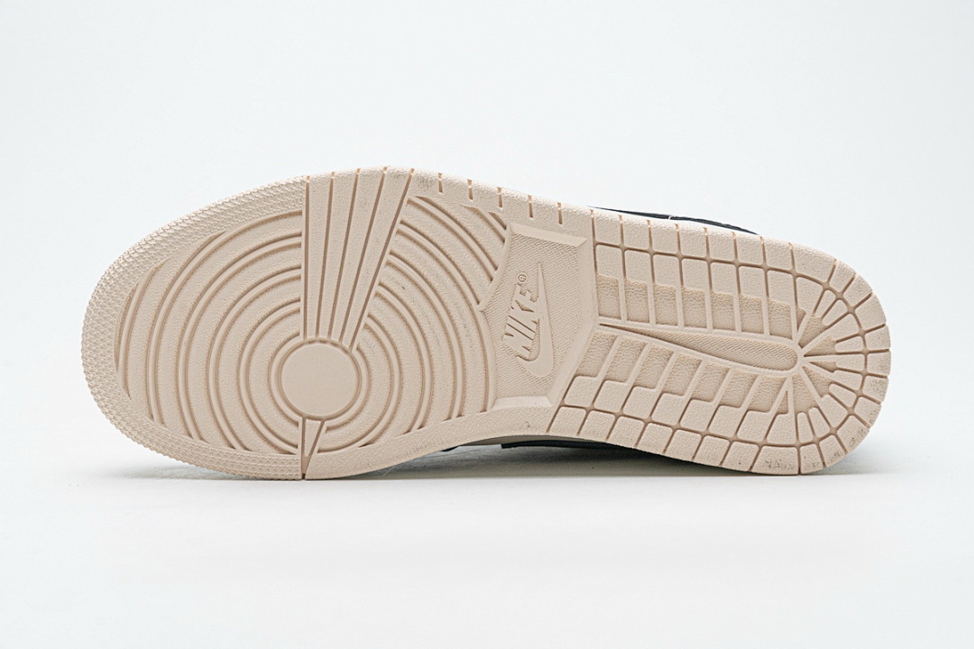  Air Jordan 1 Low “Black Guava Ice”  DC0774-003 