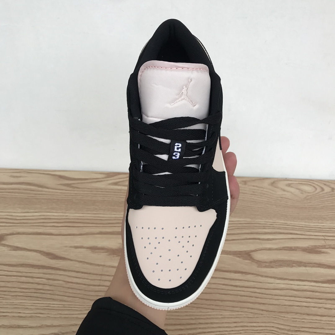  Air Jordan 1 Low “Black Guava Ice”  DC0774-003 