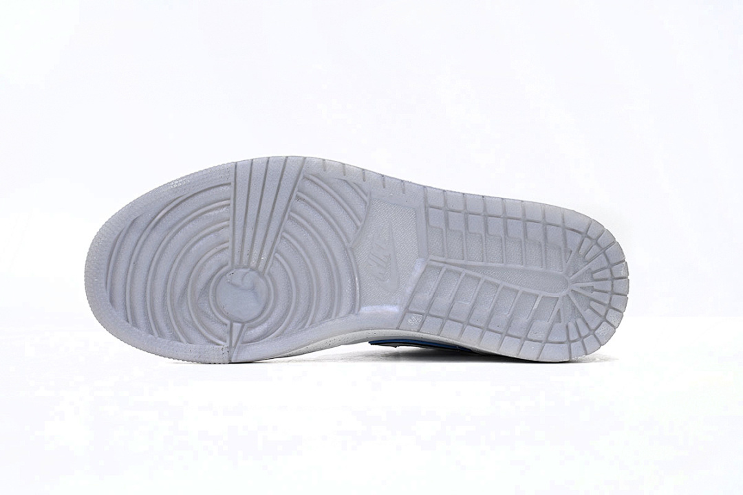  Air Jordan 1 Low “Dare To Fly”  FB1874-101
