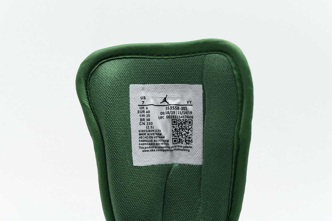 Air Jordan 1 Low “Lucky Green”Black Green Toes 553558-065 