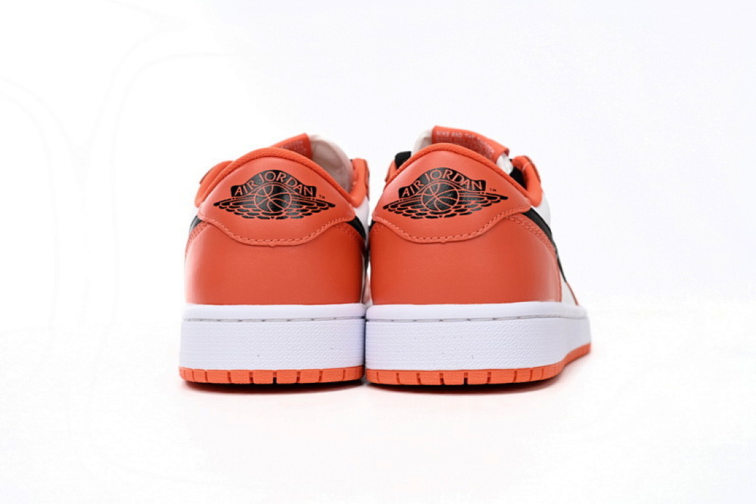 Travis Scott x Air Jordan 1 Low To Make a Waste of Money  CZ0790-801 