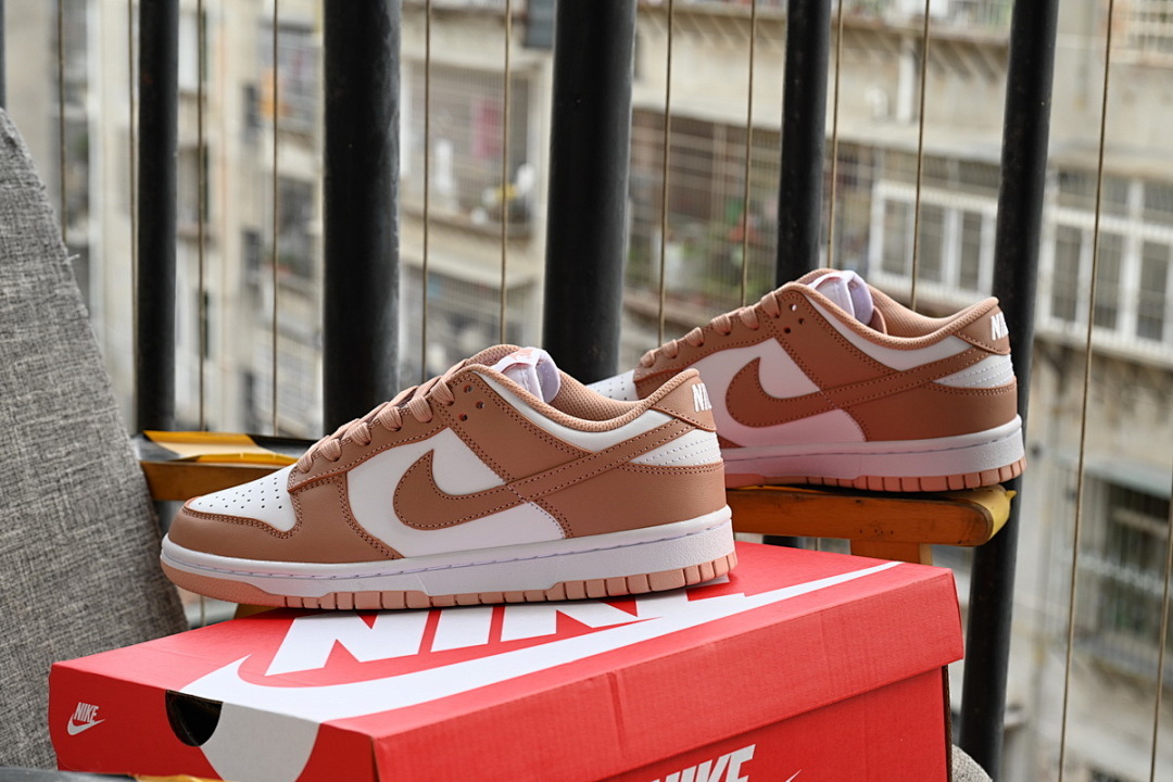 FC God Batch Nike Wmns Dunk Low 'Rose Whisper'  D1503-118 