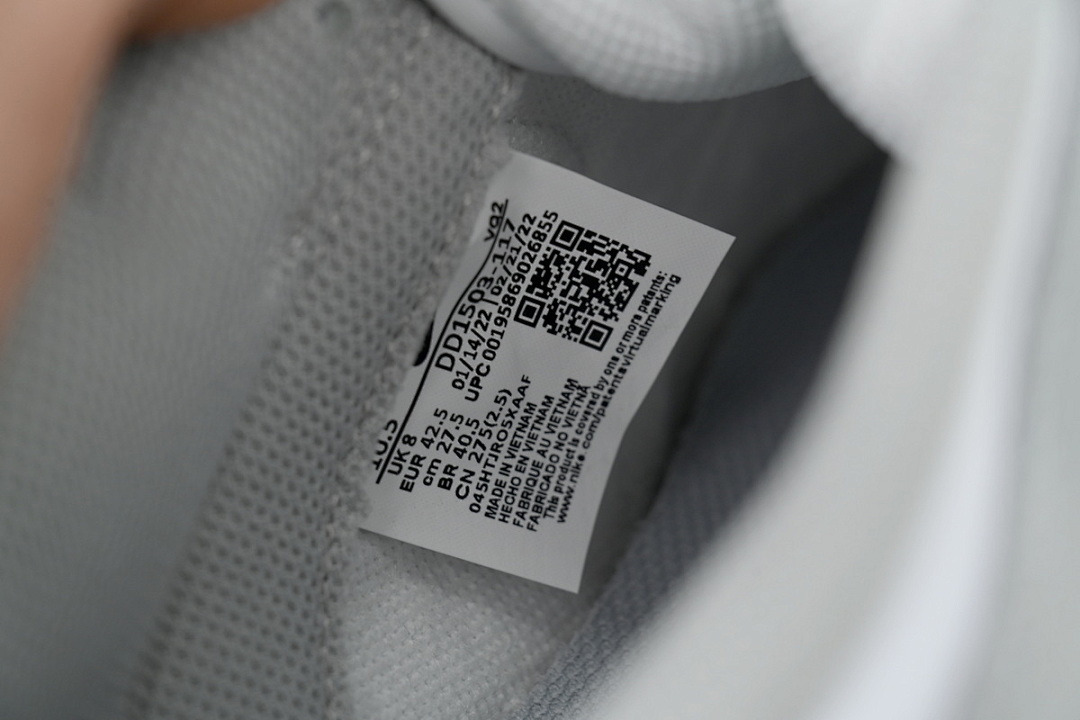 FC God Batch  Nike Wmns Dunk Low 'Light Smoke Grey' DD1503-117