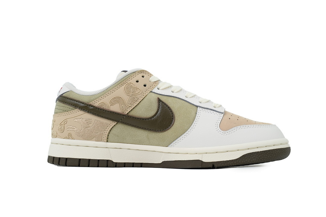 Nike SB Dunk Beige Color IQ1118-220 