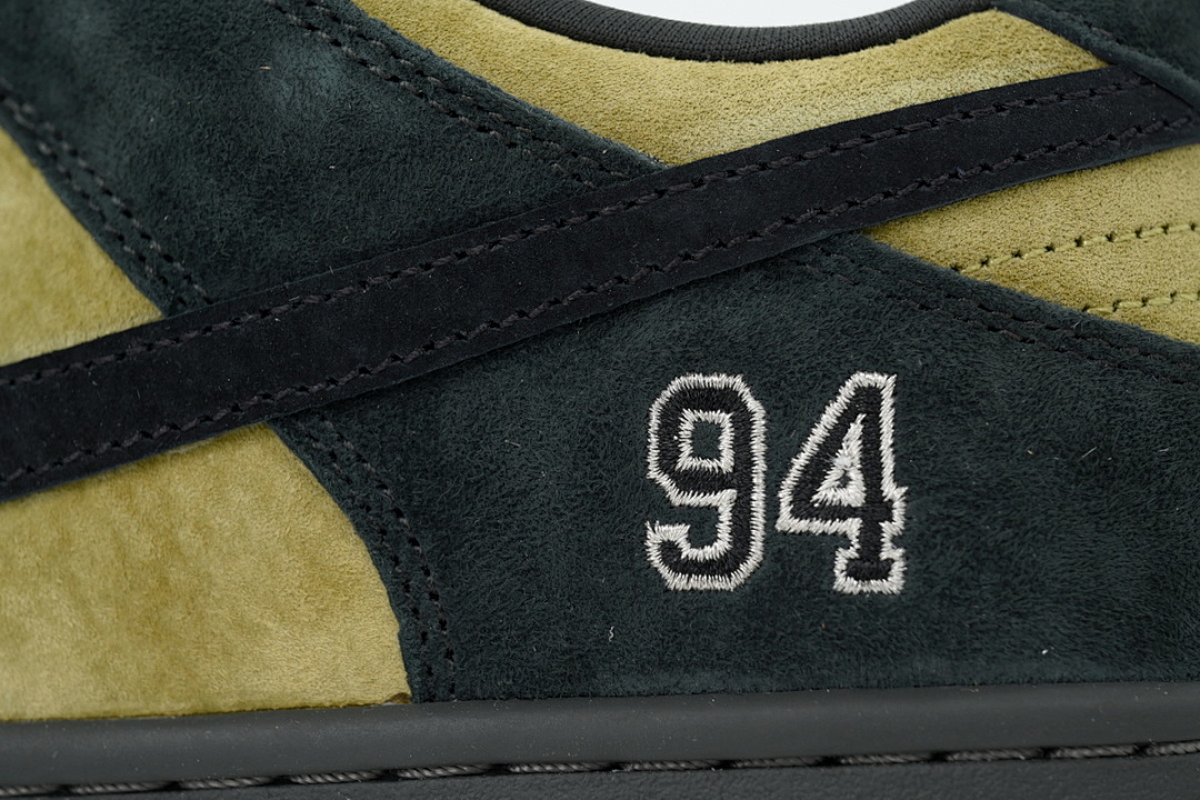  FC God Batch  Nike Supreme x Dunk Low SB 'Camper Green'   HQ8487-300