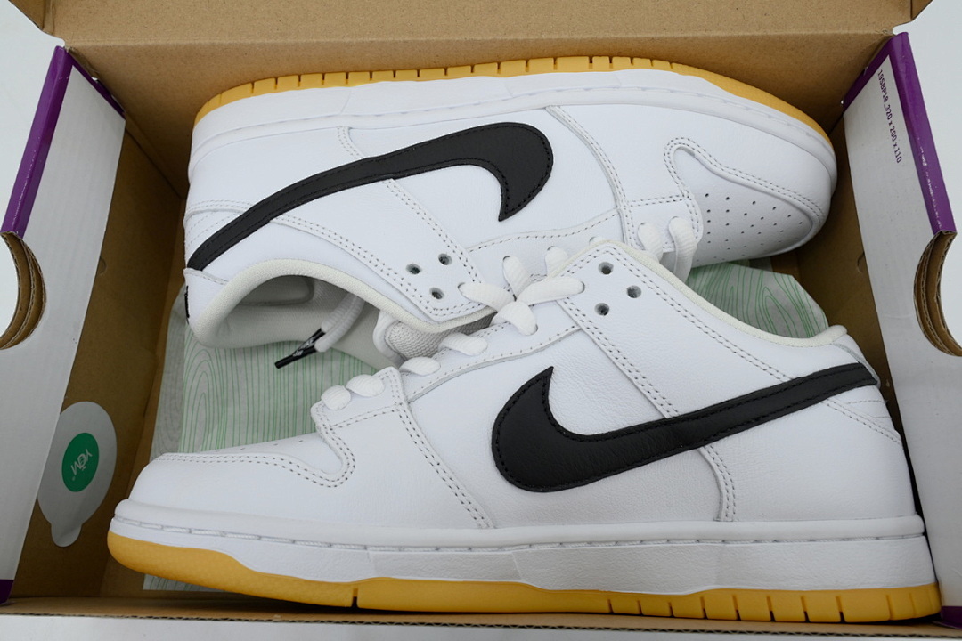 FC God Batch  Nike Dunk SB Low pro iso “White gum” CD2563-101