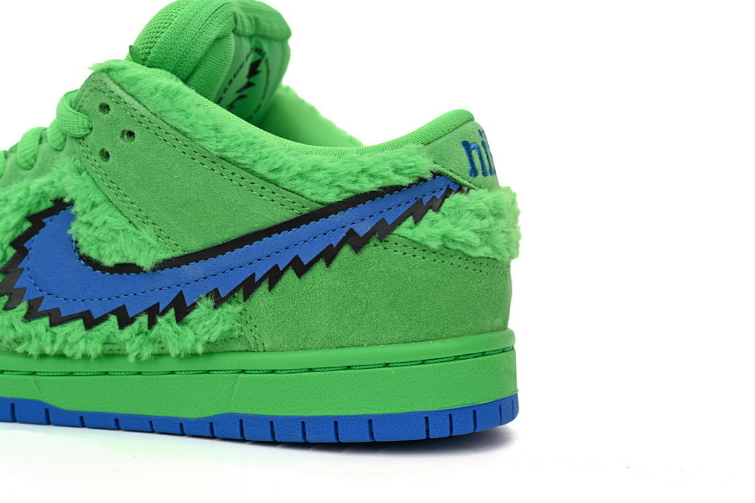 FC God Batch  Grateful Dead x Nike SB Dunk Low “Green Bear”  CJ5378-300