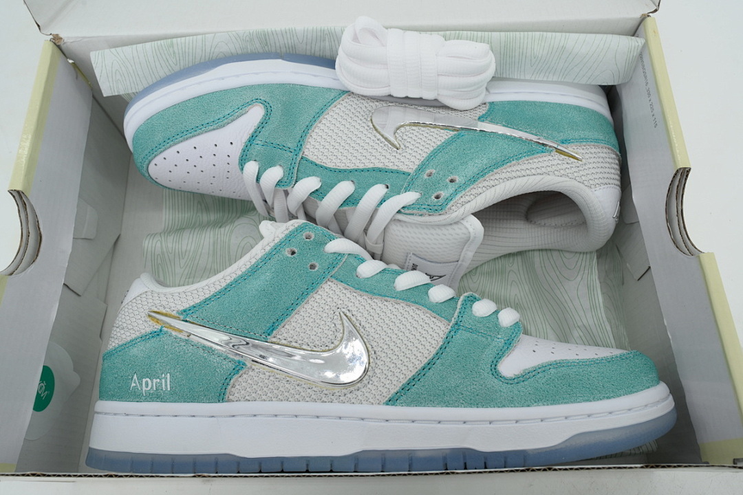 FC God Batch  April Skateboards x Nike Dunk Low SB 'Turbo Green'   FD2562-400